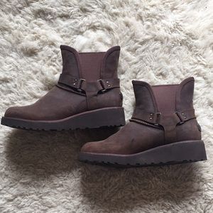 Ugg short boots